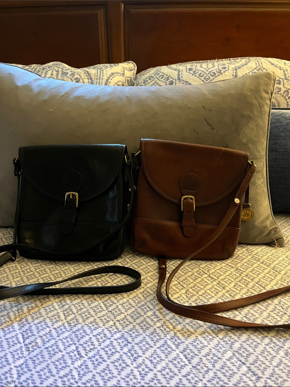 Men's Leather Crossbody Bag - Brown